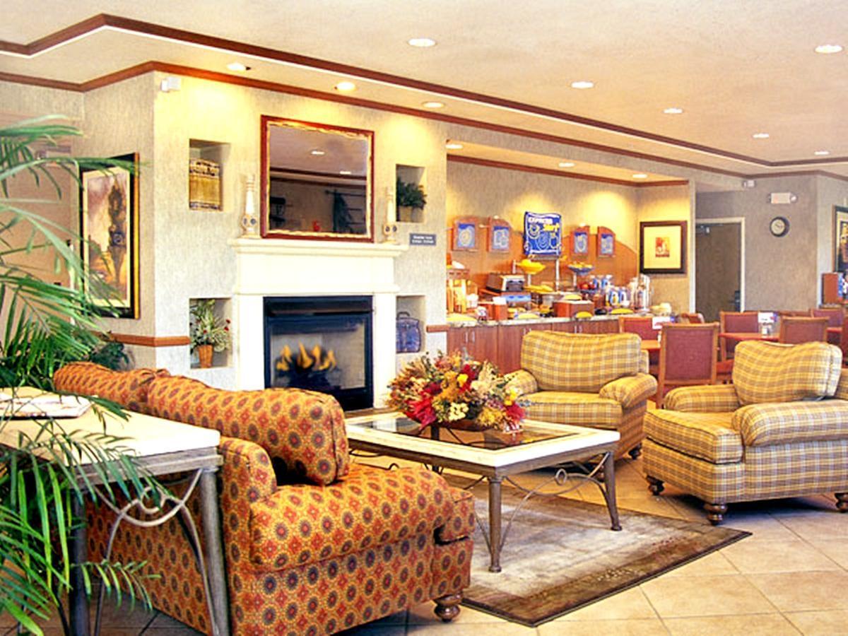 Holiday Inn Express Peoria North - Glendale By Ihg Kültér fotó