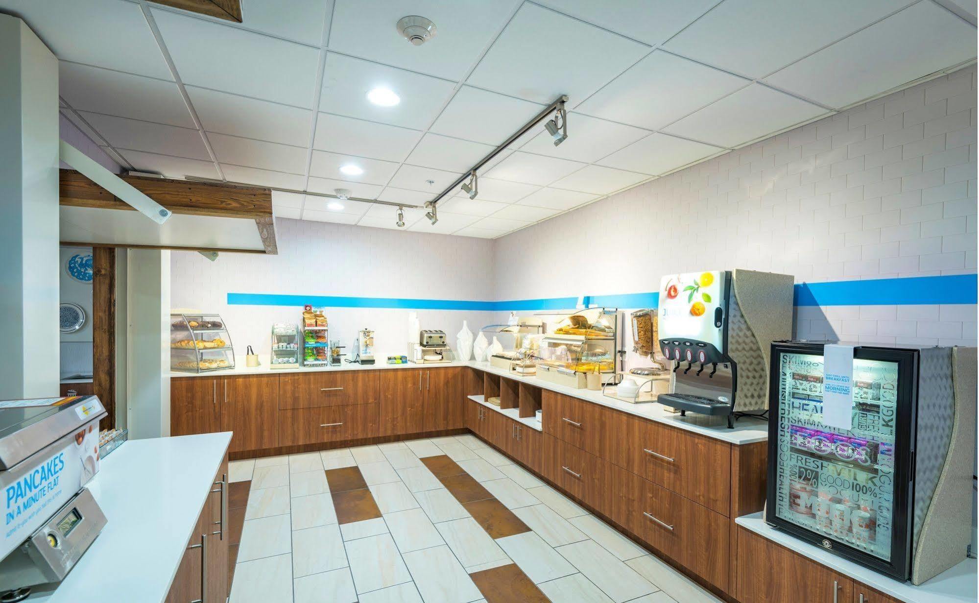 Holiday Inn Express Peoria North - Glendale By Ihg Kültér fotó